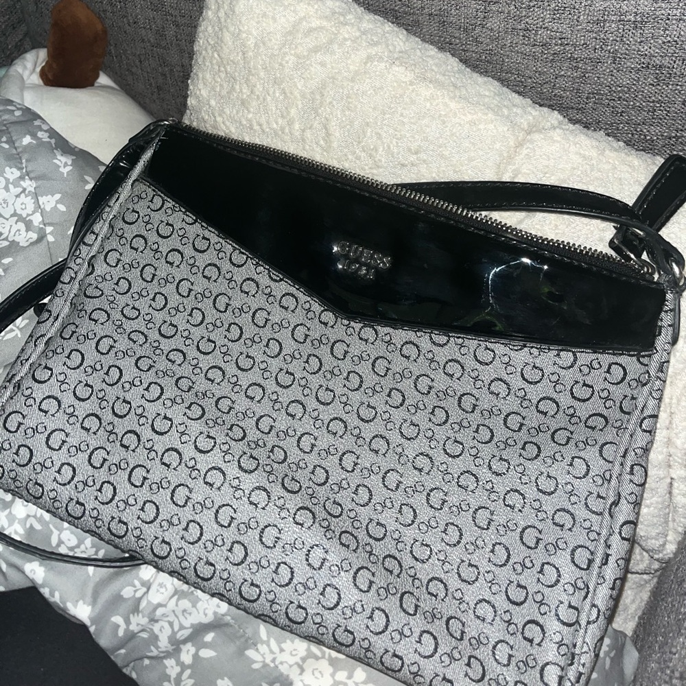 Guess 1981 purse